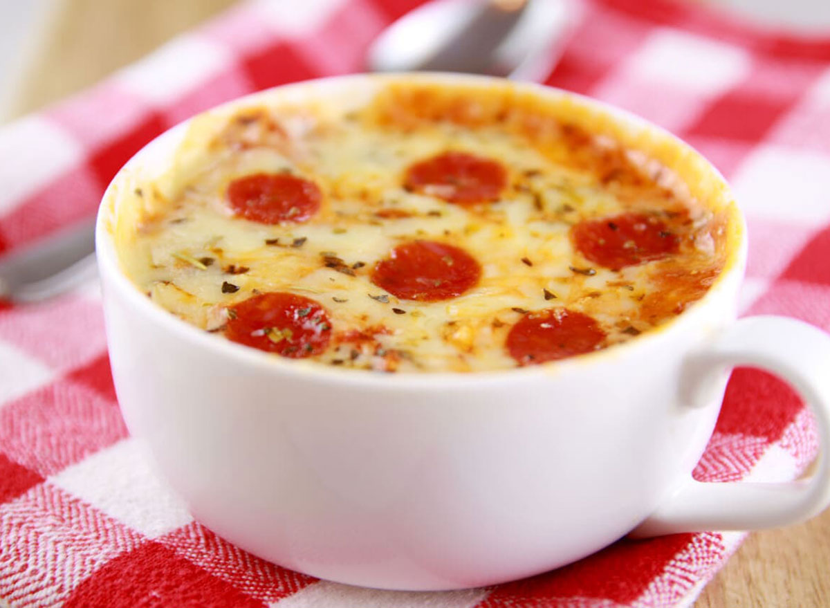 https://www.eatthis.com/wp-content/uploads/sites/4/2020/04/mug-pizza-recipe.jpg