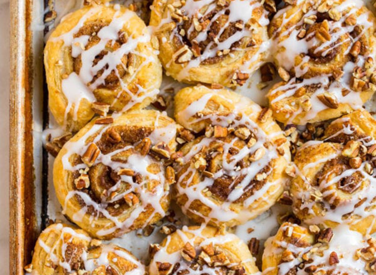 puff pastry cinnmon rolls
