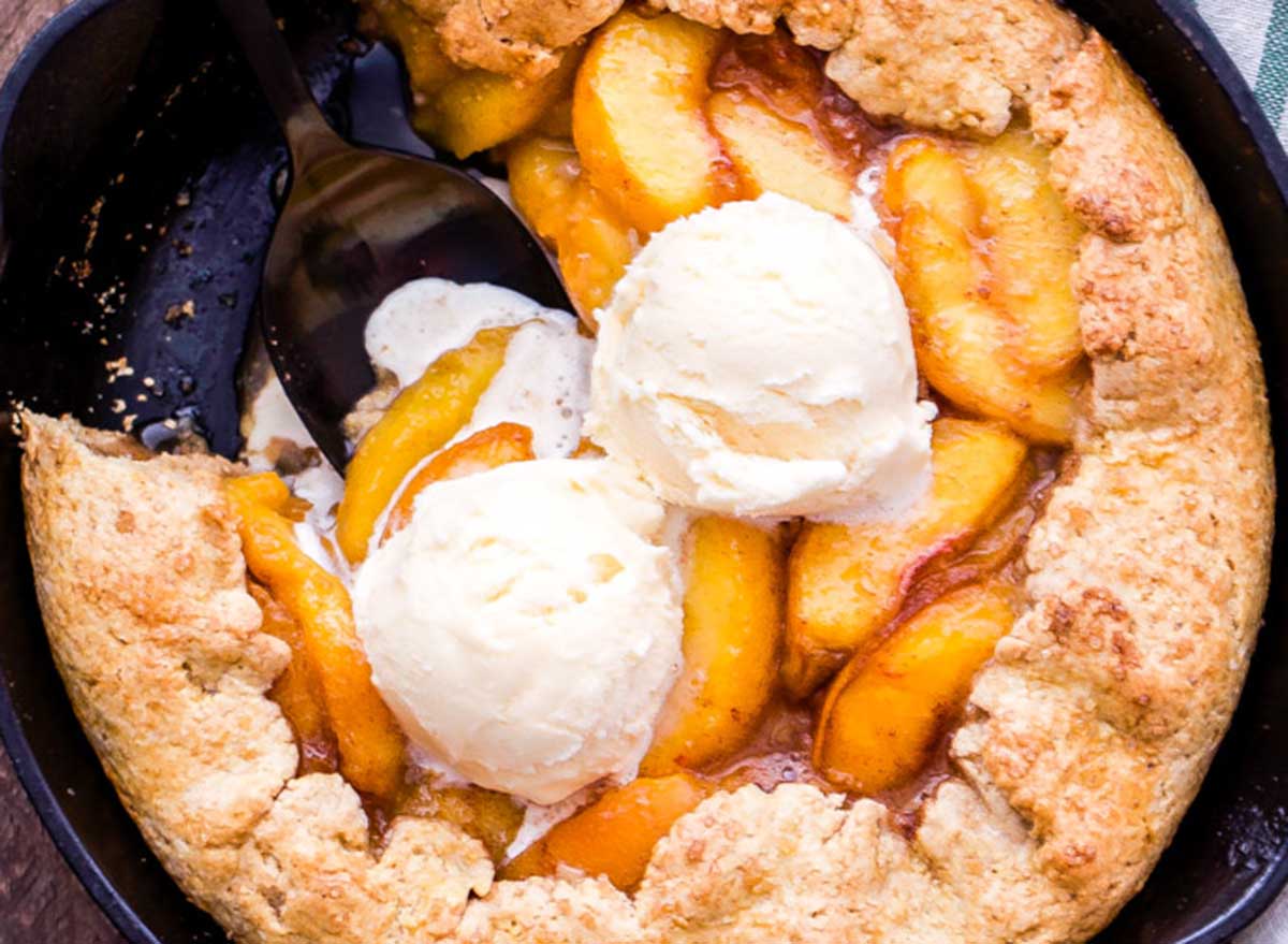 skillet peach cobbler