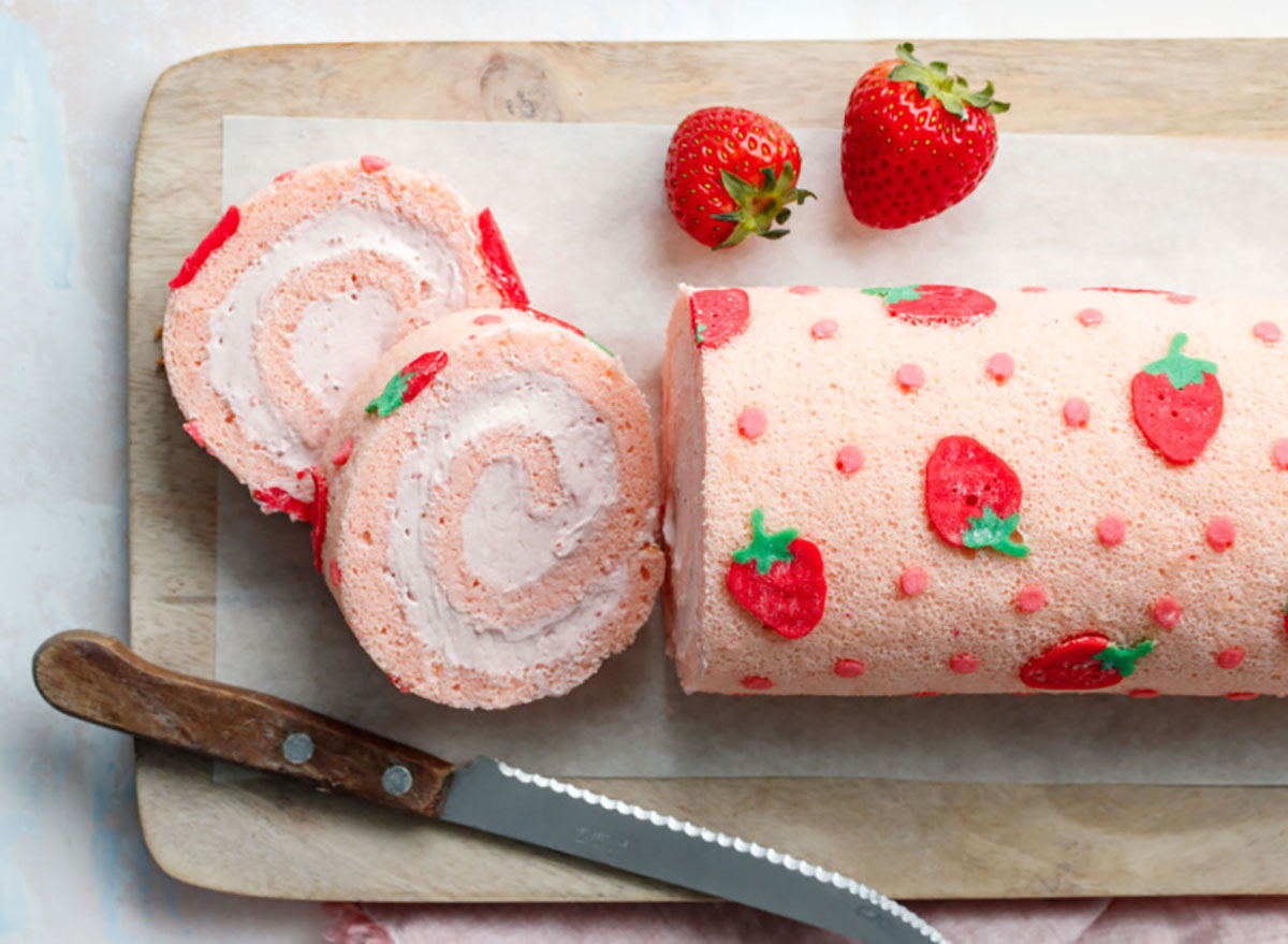 strawberry cake roll slices 