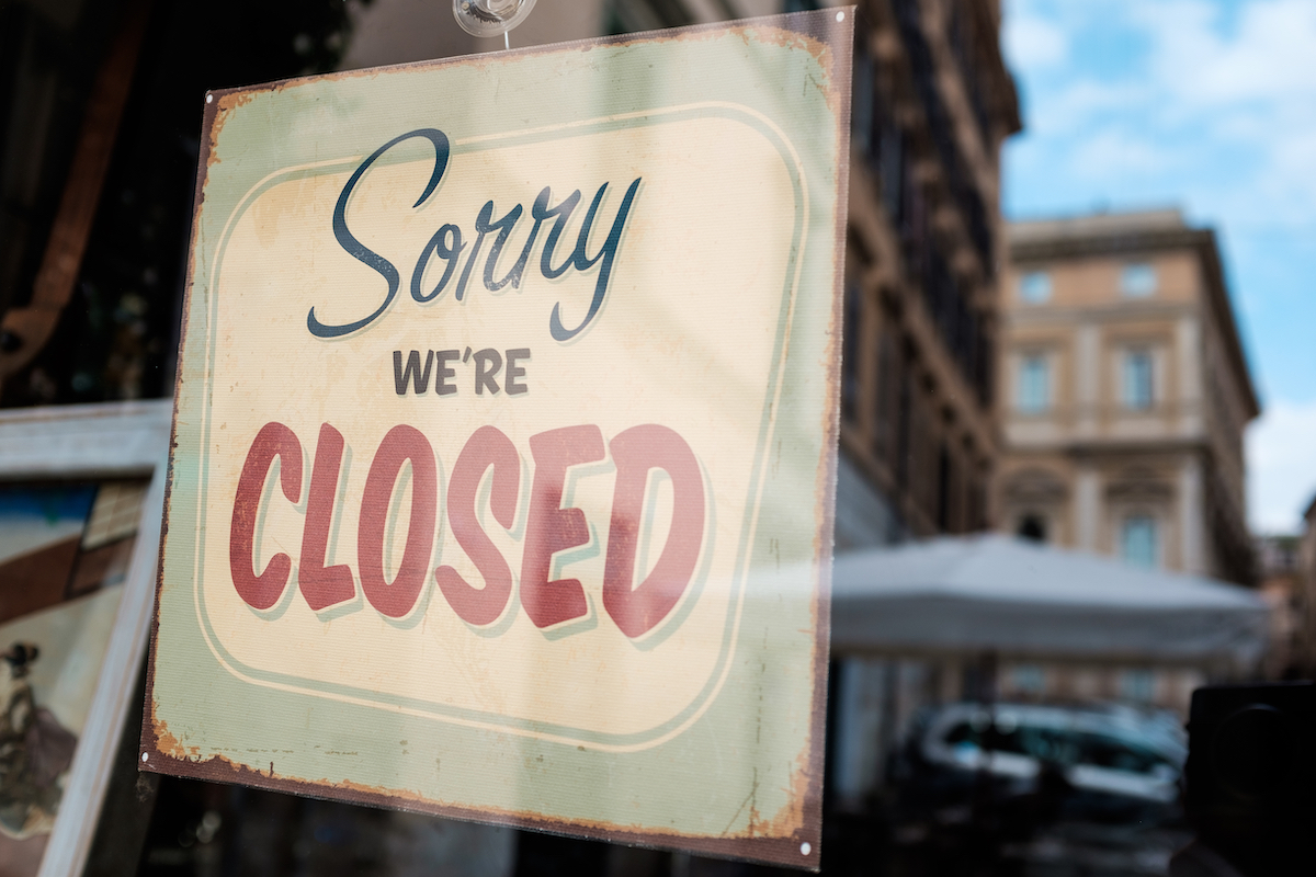 closed sign at a restaurant