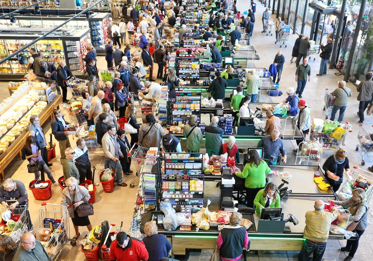 over crowded grocery store