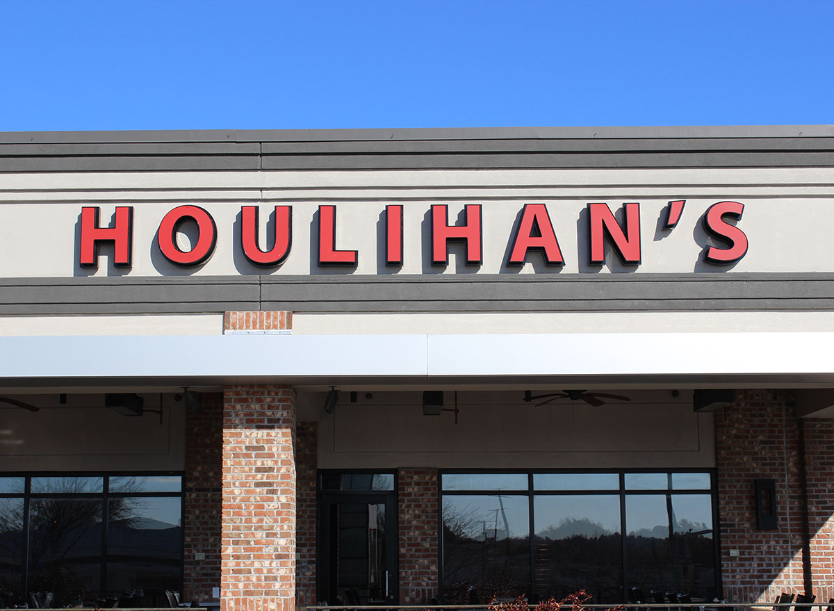 houlihans