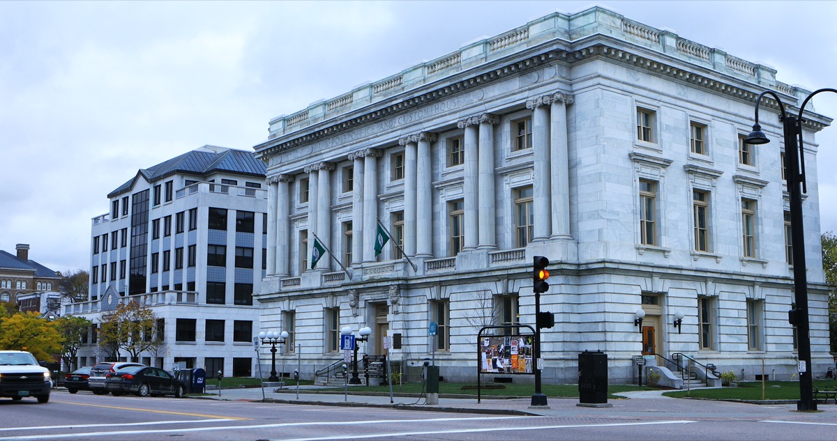 Chittenden County Superior Courthouse, tidigare USA. Postkontor och anpassat hus i Burlington, Vermont
