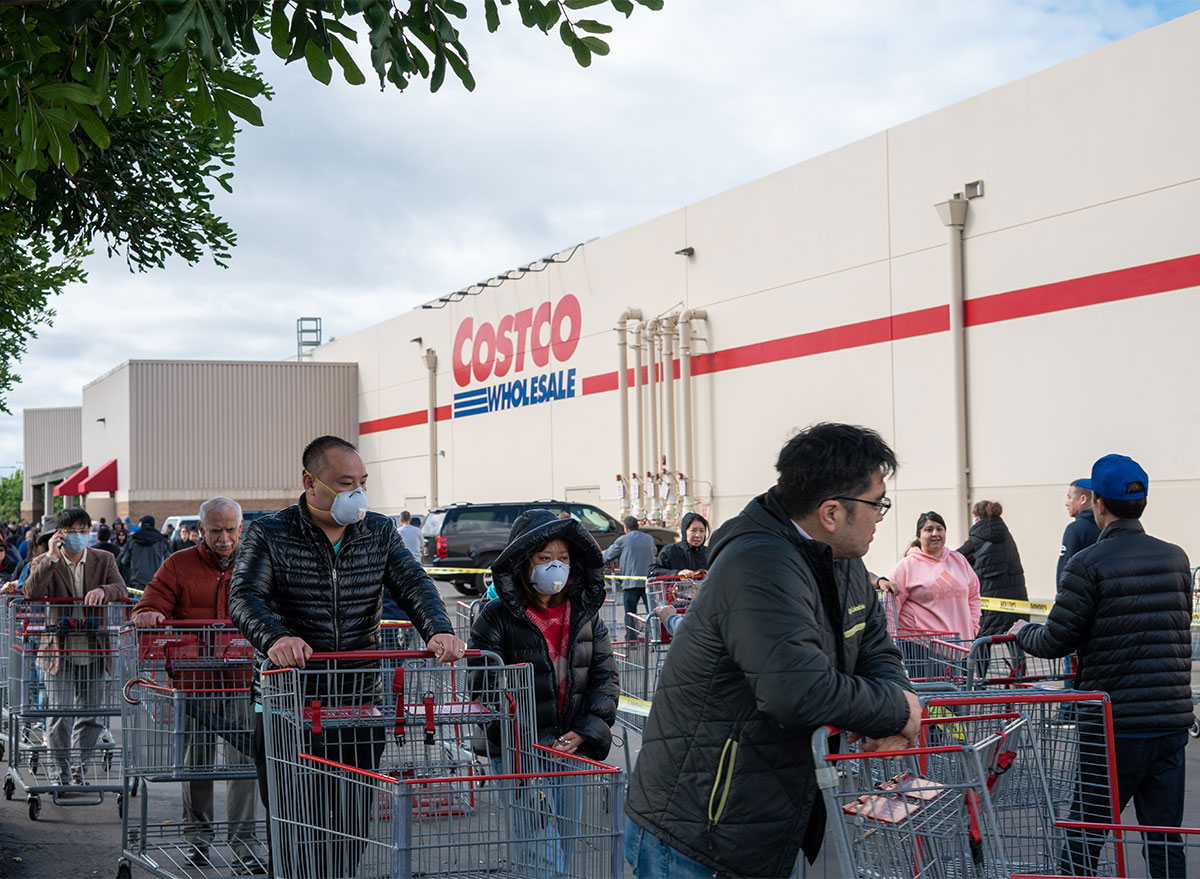 costco line coronavirus