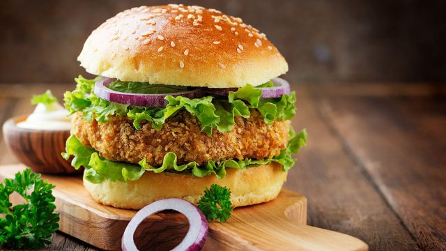 27 Fast Food Chicken Sandwiches Ranked For Nutrition
