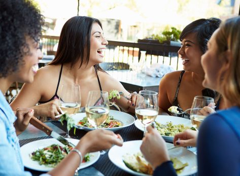 7 Precautions To Take When Dining Out