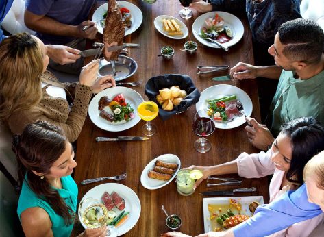 8 Restaurant Chains With Great Bottomless Deals