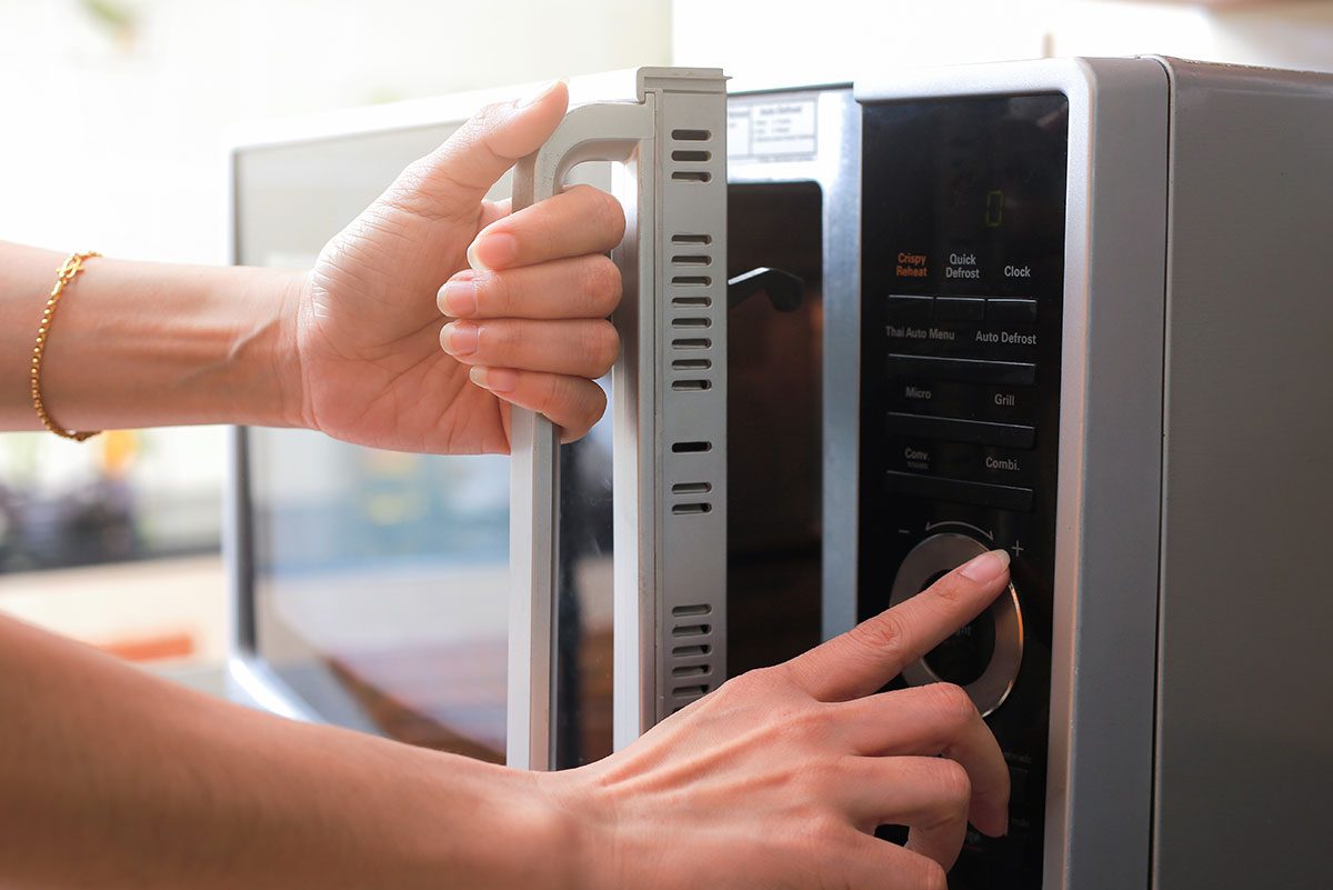 7 Things That Are Not Microwave Safe