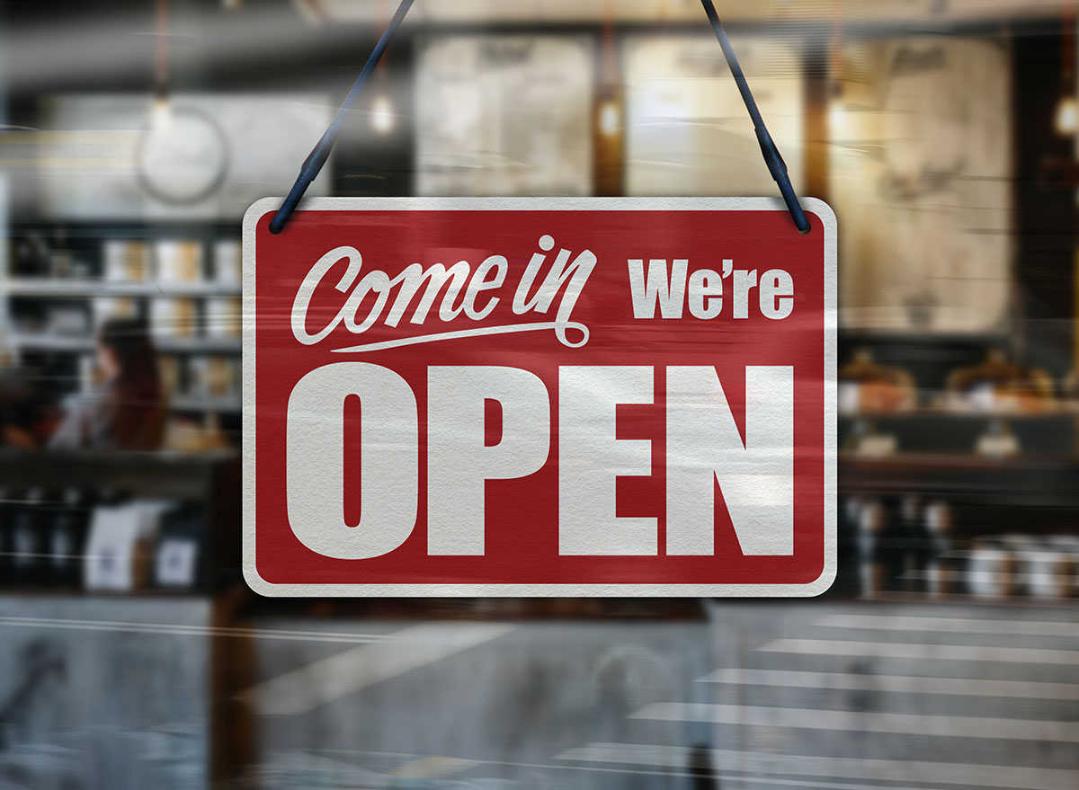 20 Major Grocery Chains That Are Open on Thanksgiving