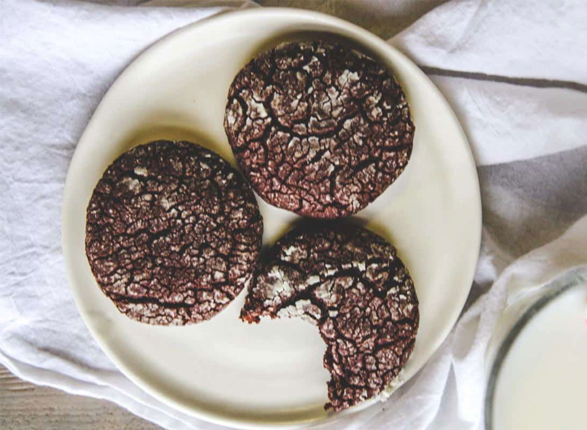 plate of coca cola brownie crinkle cookies