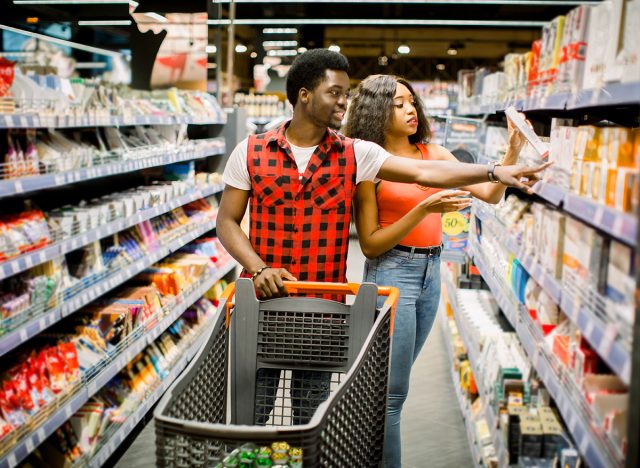 couple grocery shopping