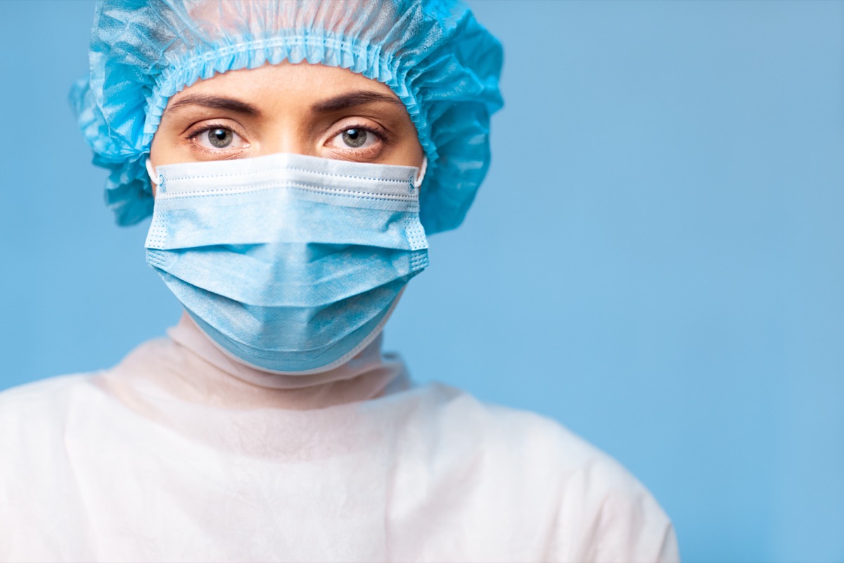 Doctor female mask covid