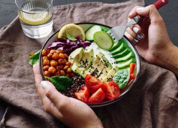 woman eating healthy