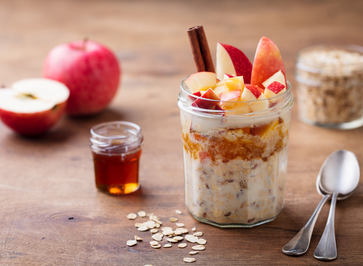 apple pie overnight oats