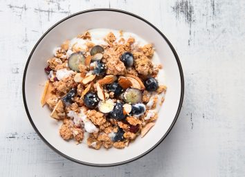 blueberry yogurt granola