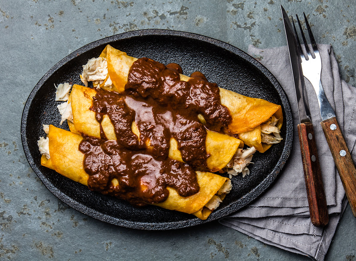 Enchiladas mole salsa