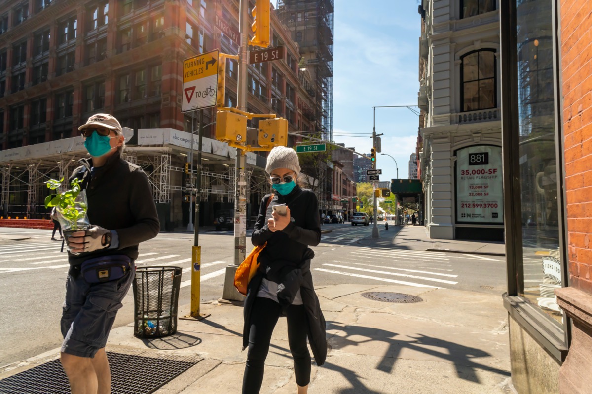Masked shoppers in New York during the COVID-19 pandemic