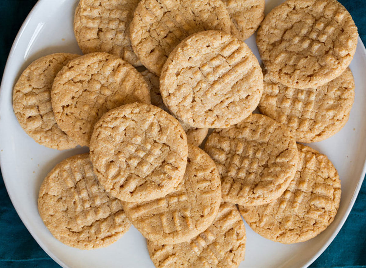 plate of peanut butter cookies