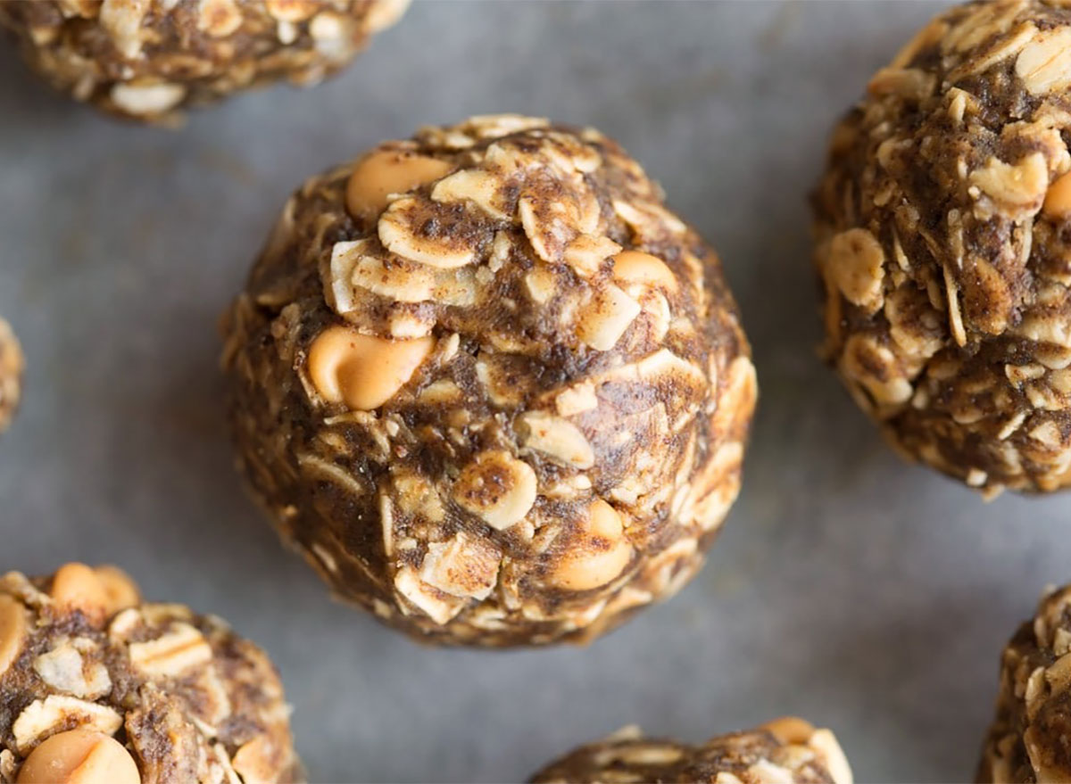 peanut butter oatmeal energy balls
