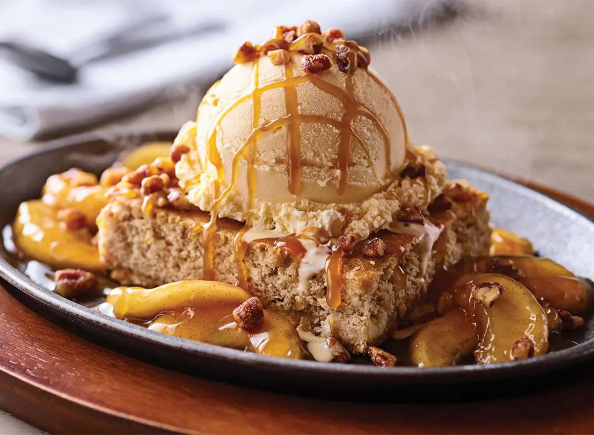 applebees caramel apple blondie topped with ice cream