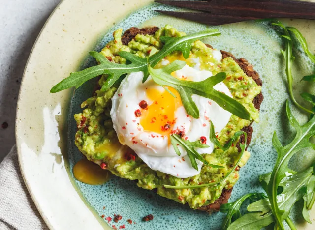 avocado toast with sunny side up egg