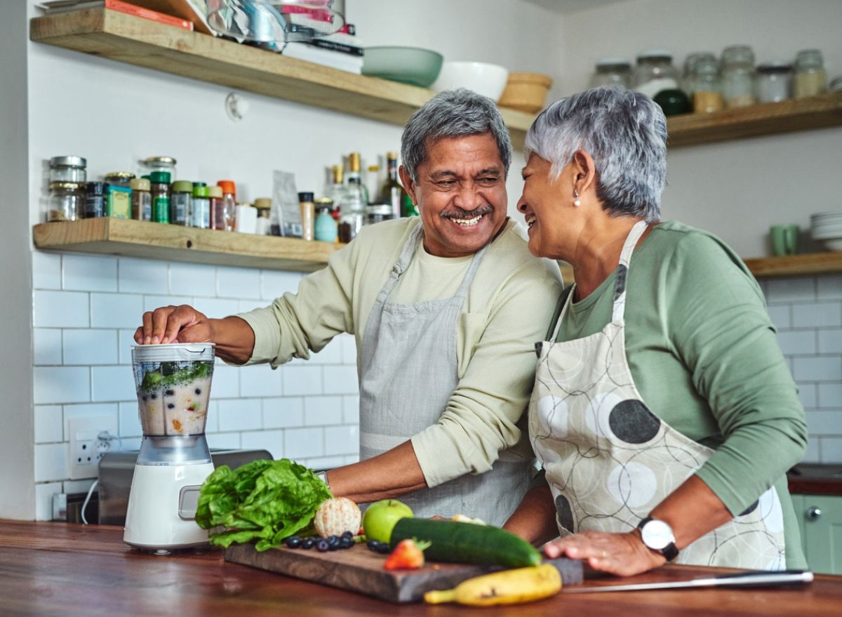 couple eating healthy