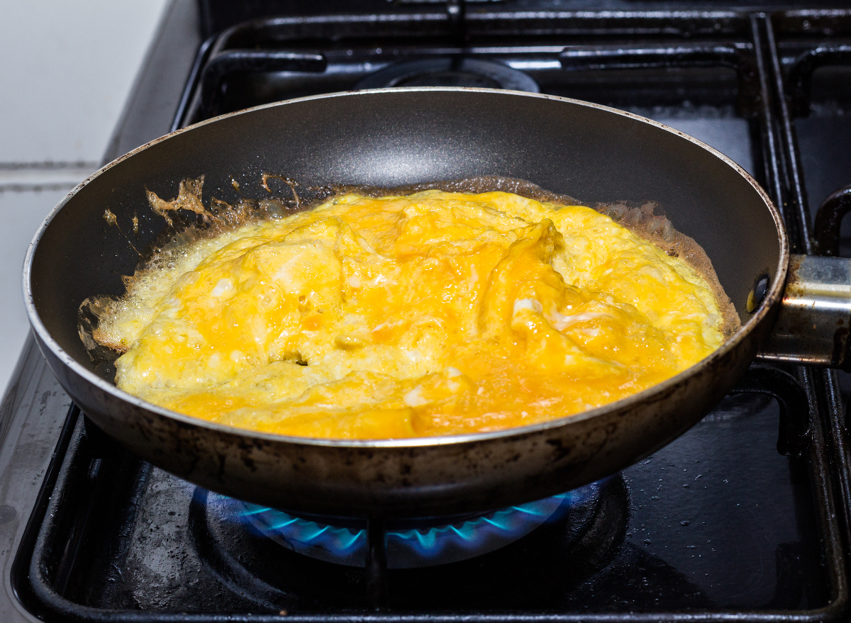 low heat scrambled eggs