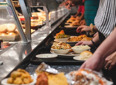 These 6 Classic American Chains Are Close to Disappearing