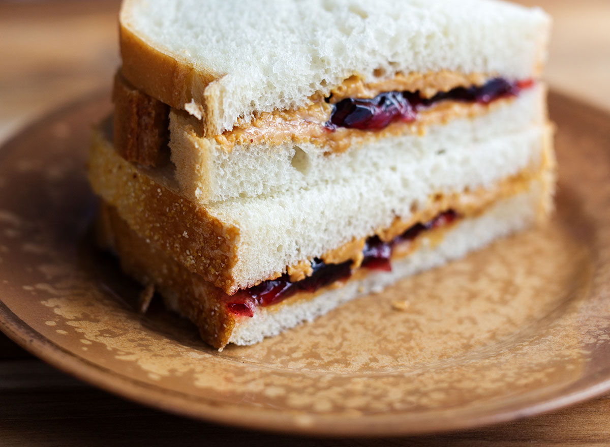 Peanut Butter and Jelly Spreader for Perfect Sandwiches and Pure Jars