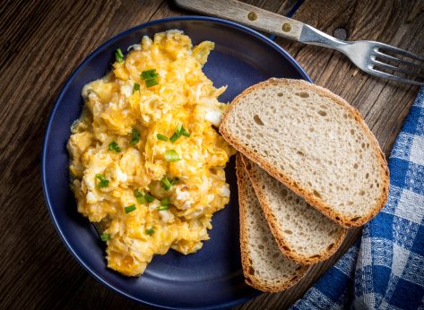 5 Hacks For The Best Scrambled Eggs Ever