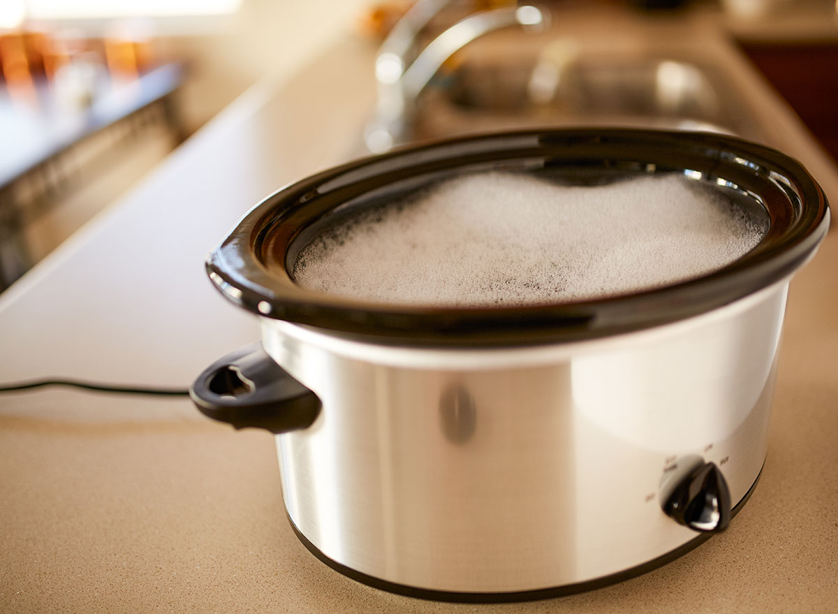 cleaning crockpot