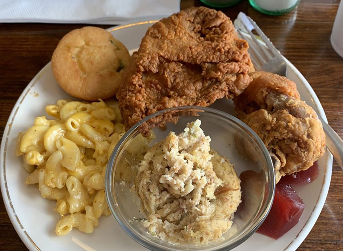 fried chicken with mashed potatoes and mac and cheese