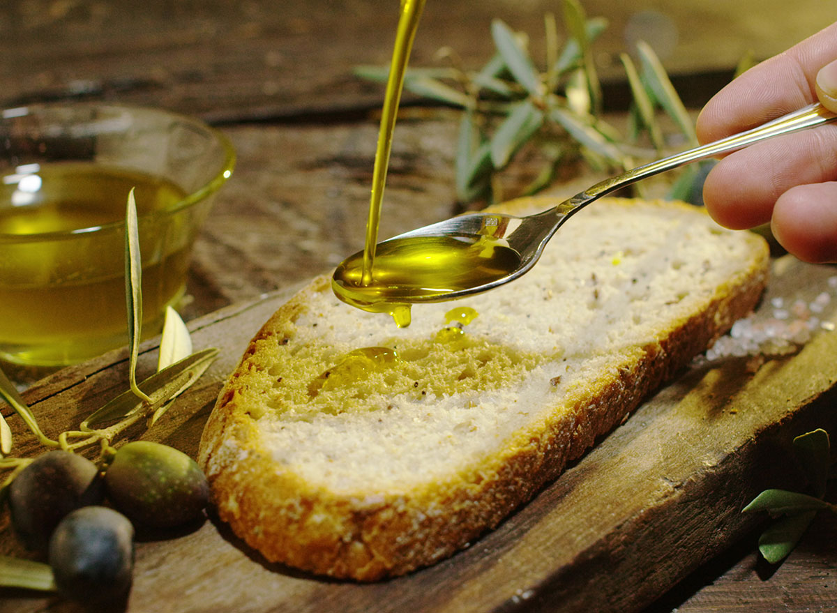 Cooking with Olive Oil Decreases Risk of Deadly Diseases, Says New
