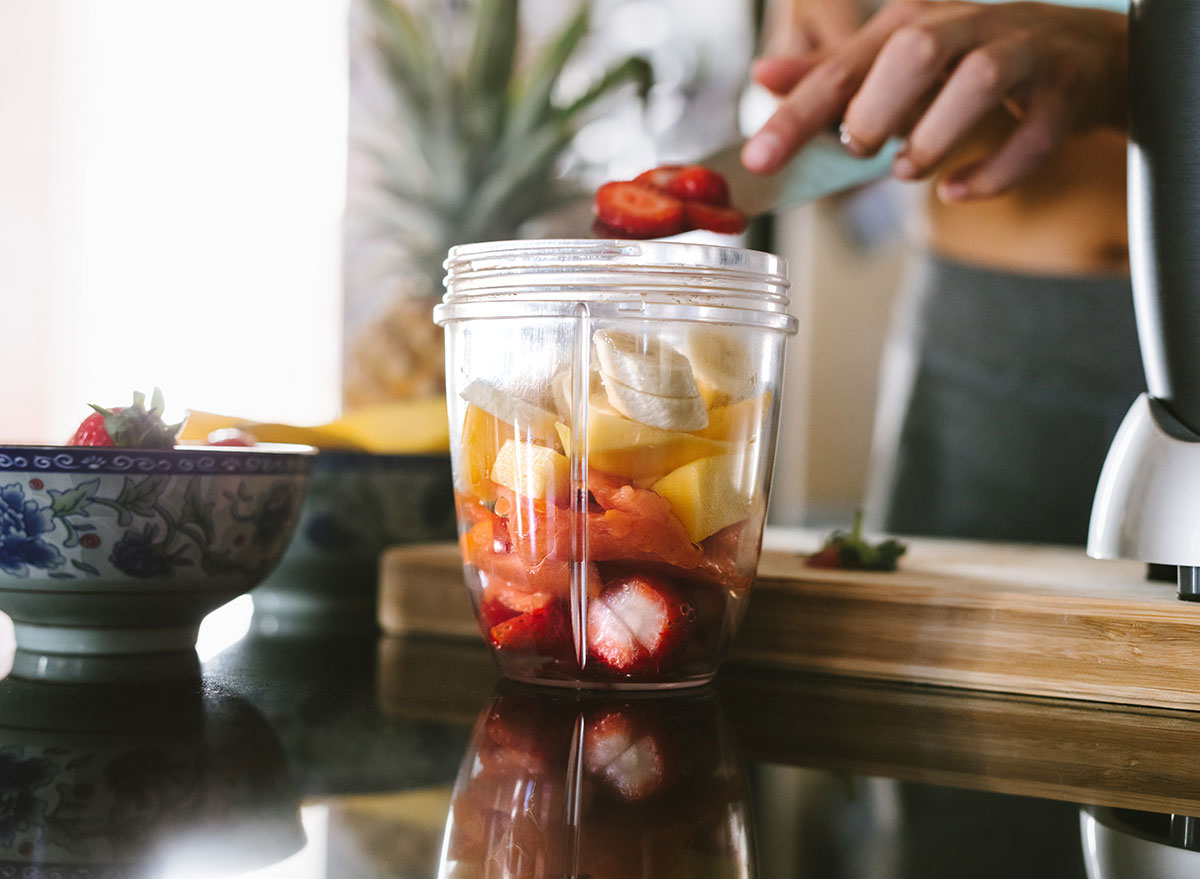 Mason Jar Blender Smoothies - Mighty Mrs