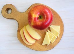 apple slices cheddar cheese
