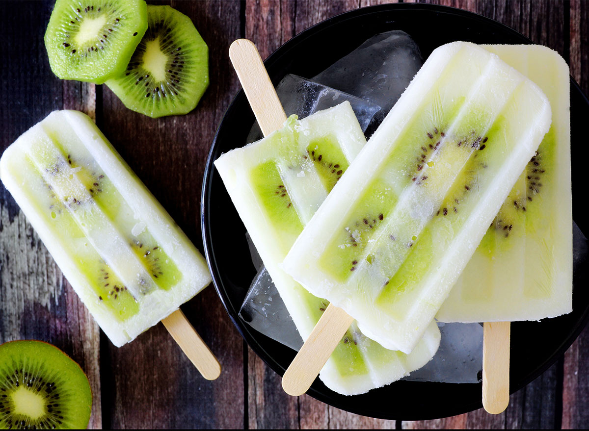 frozen kiwi and yogurt fruit pops