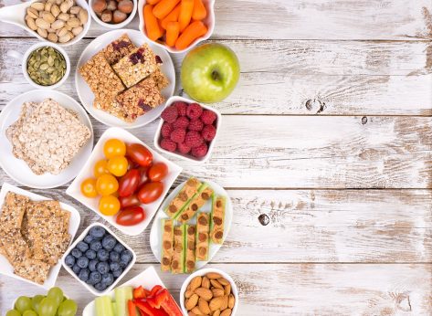 The Best Snacking Habits to Drop 10 Pounds