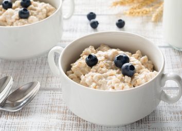 oatmeal with blueberries