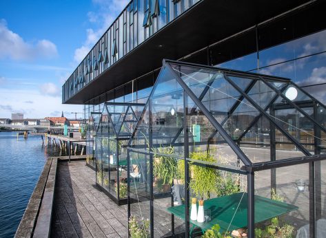 5 Dangerous Outdoor Dining Arrangements to Avoid