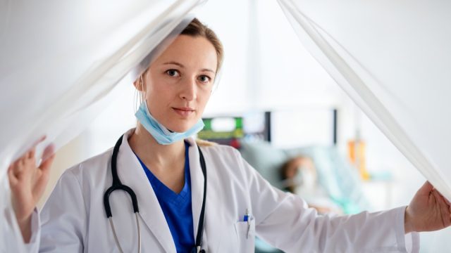 woman doctor hospital quarantine