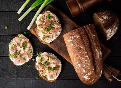 canned tuna bread