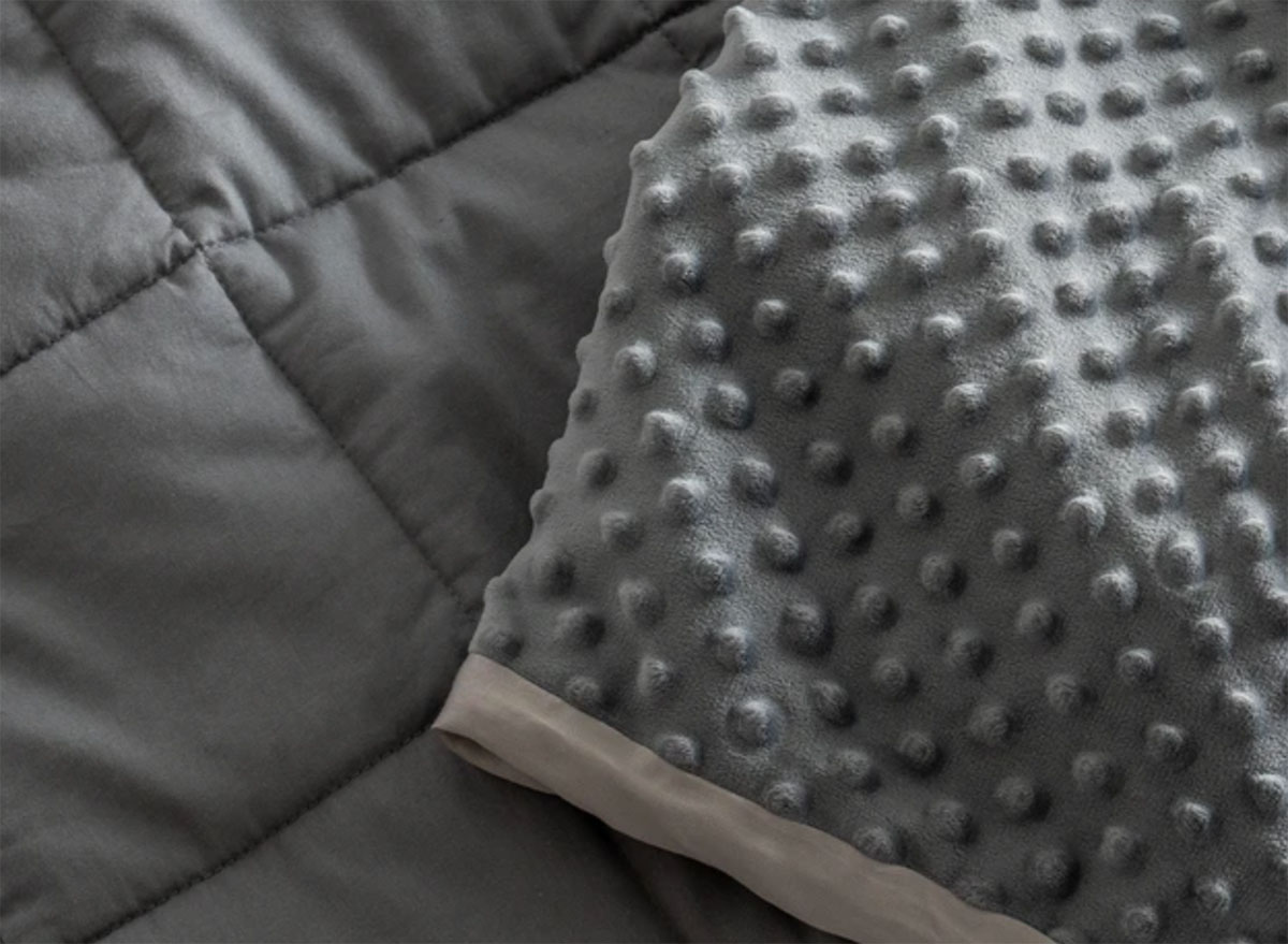 dual therapy weighted blanket
