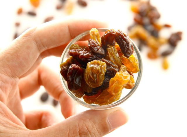 What Happens To Your Body When You Eat Raisins