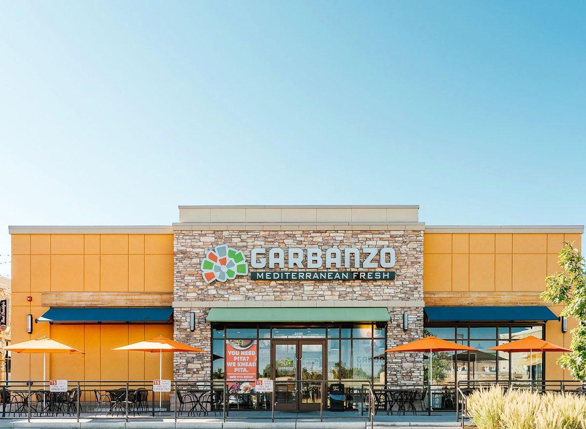 5 Bankrupt Restaurant Chains Making a Comeback in 2021