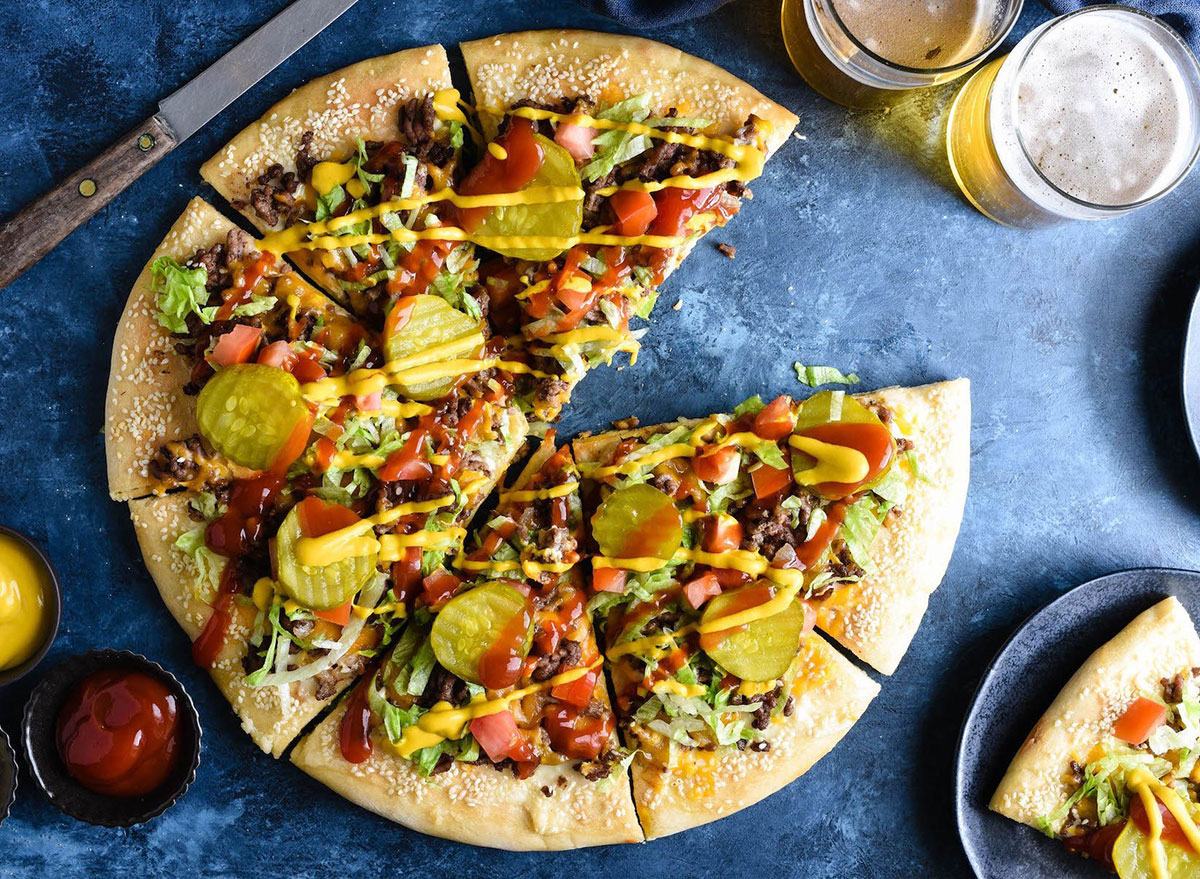 cheeseburger pizza