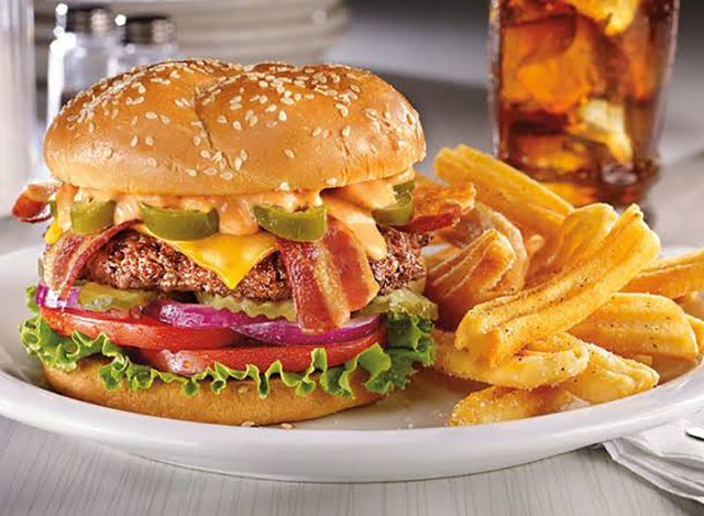 dennys spicy sriracha burger