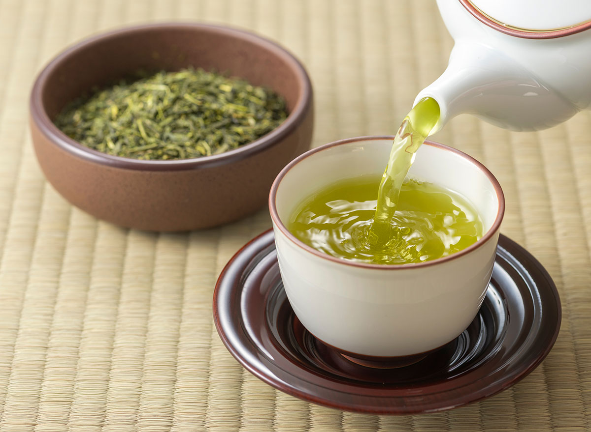 One Major Side Effect of Drinking Green Tea 
