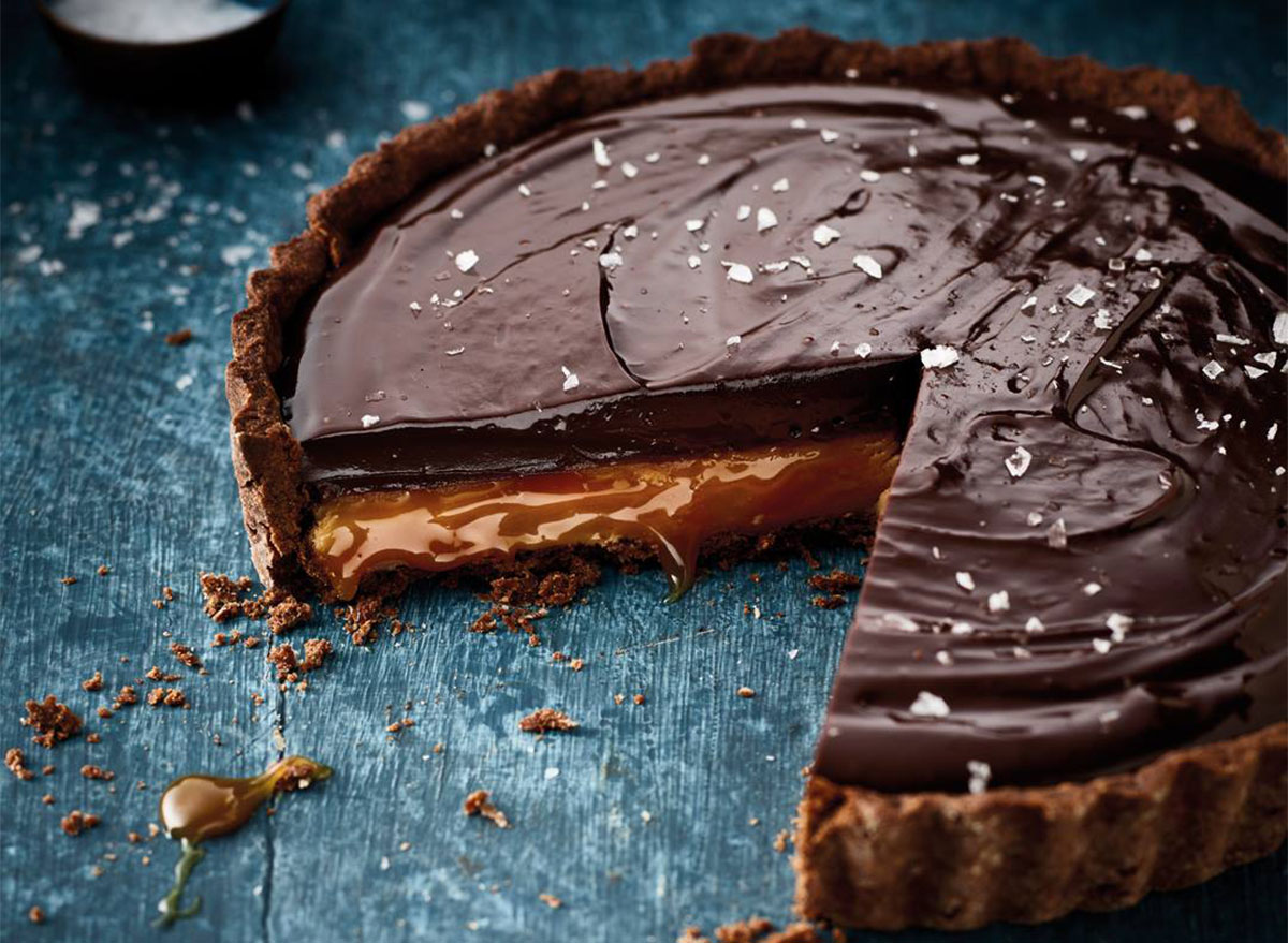 salted caramel and chocolate tart