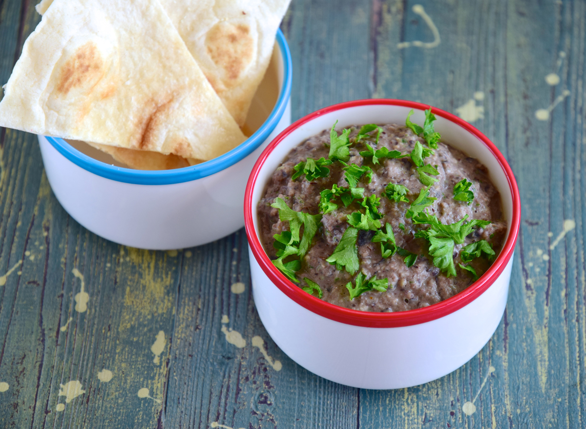 tortilla chips bean dip